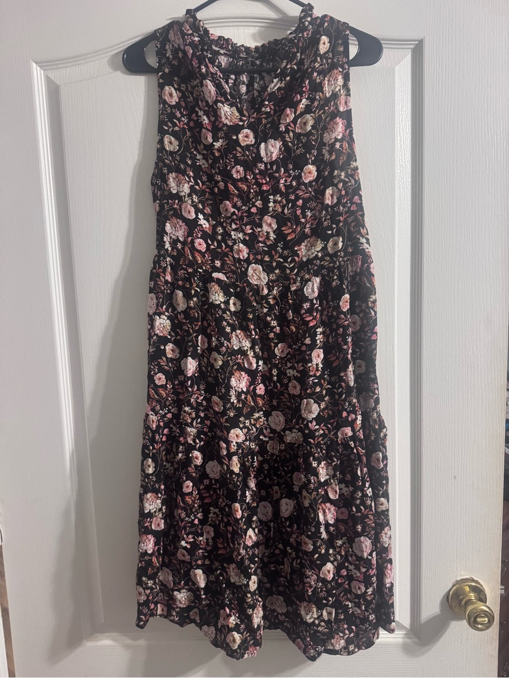 Floral Sleeveless Midi Dress in Black and Pink